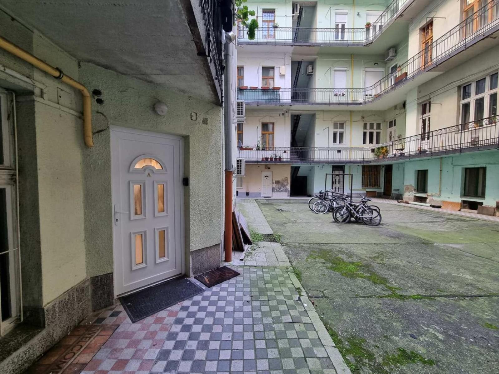 Cozy Family Apartment In Budapest Eksteriør bilde